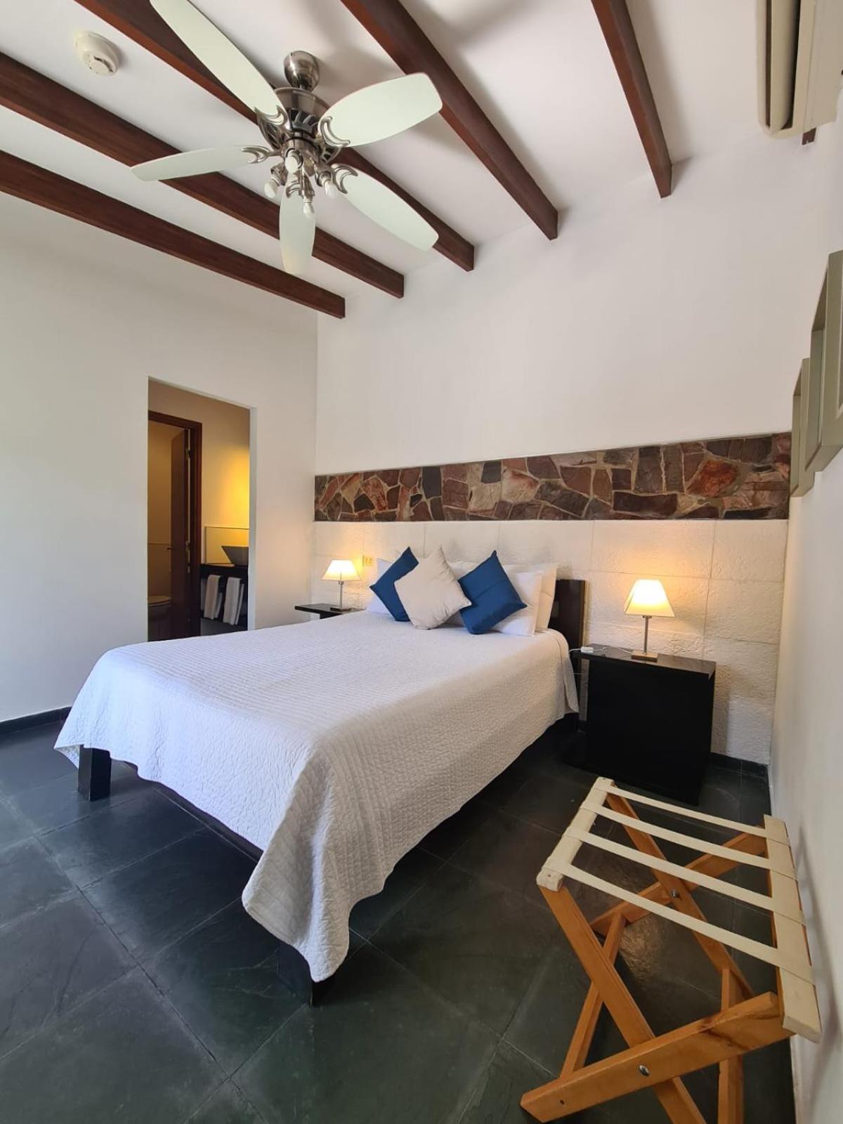 Posada El Capullo Colonia del Sacramento Buitenkant foto